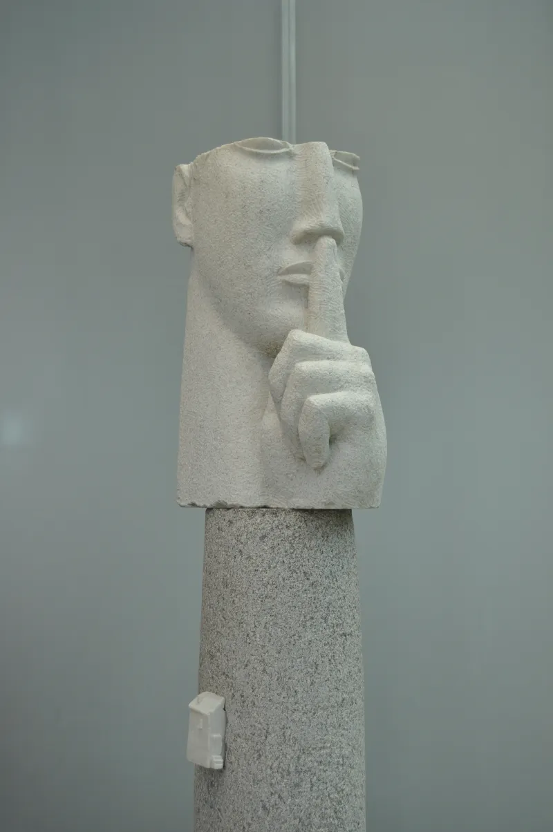 Silence
marble, granite
240x70x80 cm
2014