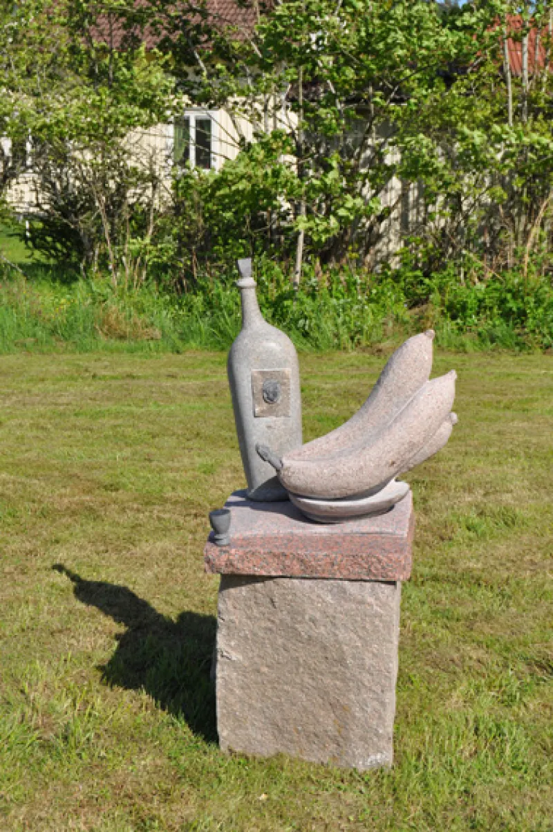 Still life Banana Republic
granite
110x50x50cm
2010
