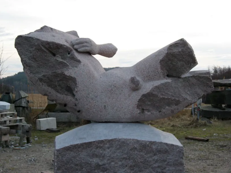 Pieta
granite, 130x120x50 cm
2007