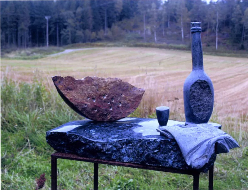Stillife with watermelon
granite, 60x30x40 cm
2000