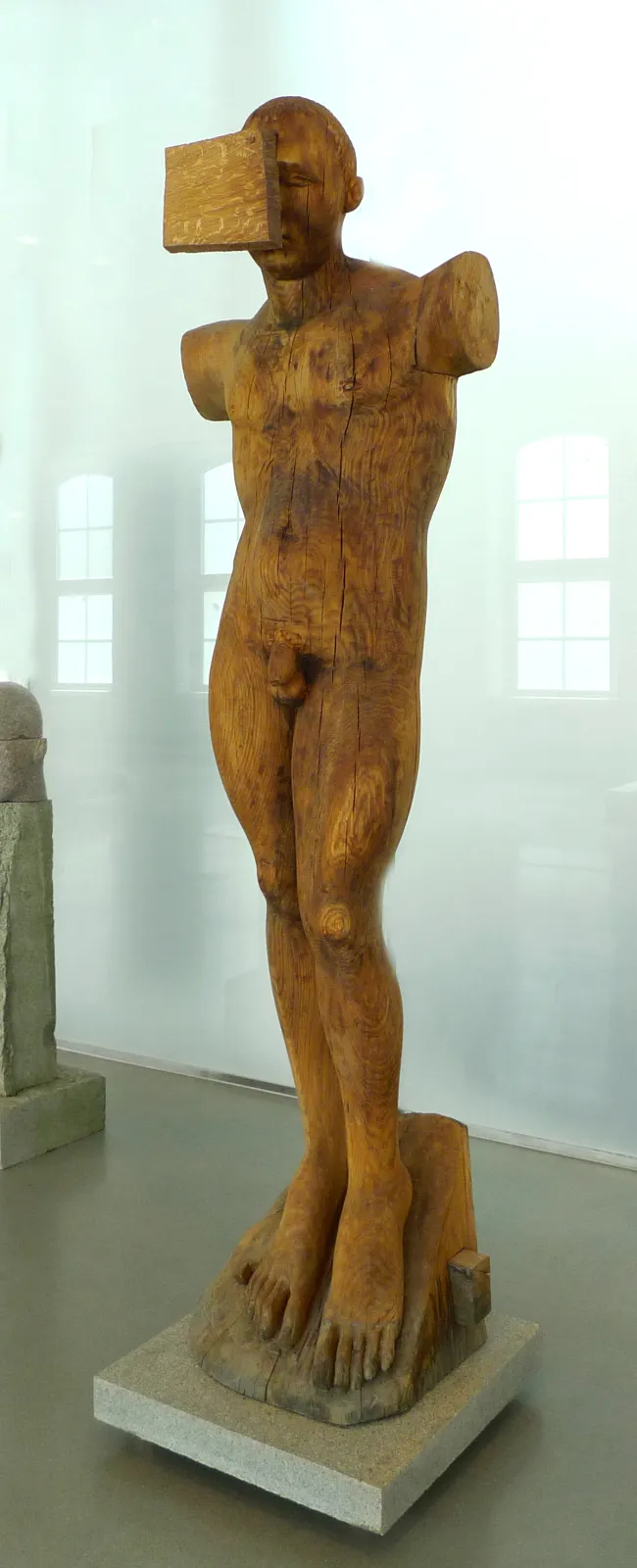 Looking inside
wood
250x90x90 cm
2015