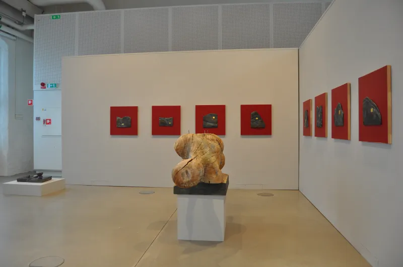 Earth and body
wood, bronze
2014