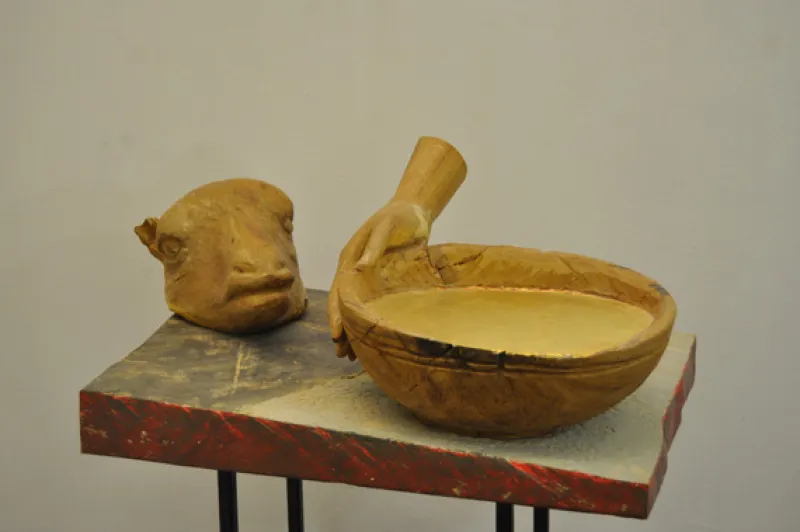 Sacrifice
wood
35x70x50cm
2011