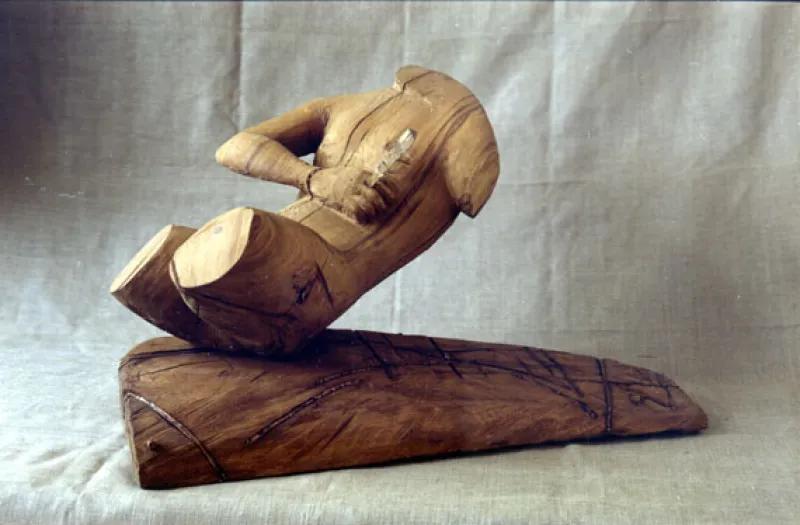 Wounded warrior
wood, 110x70x60cm
1997