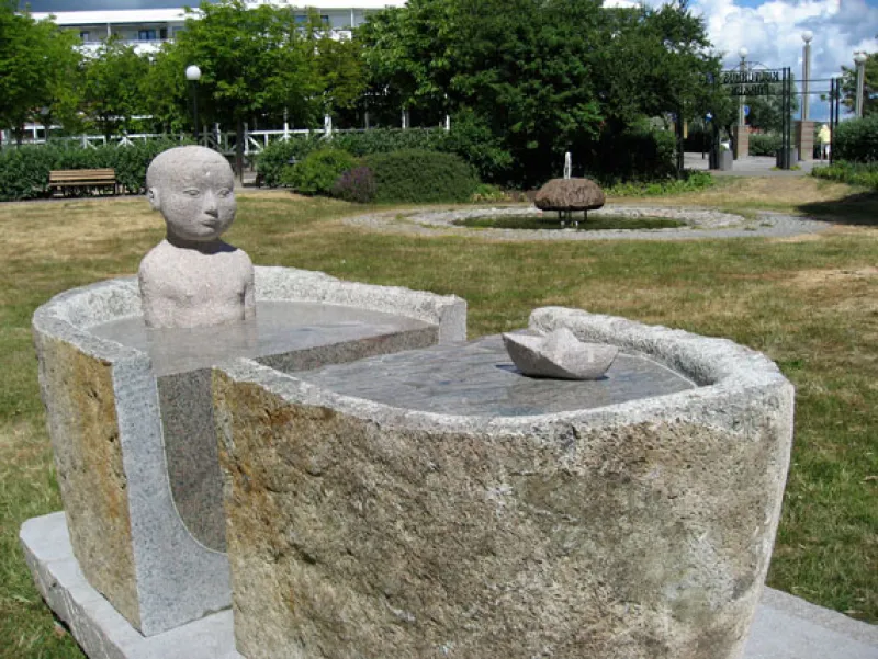Imagination
granite, 250x150x140 cm
Stenungsunds kommun, Kulturhusparken
2009