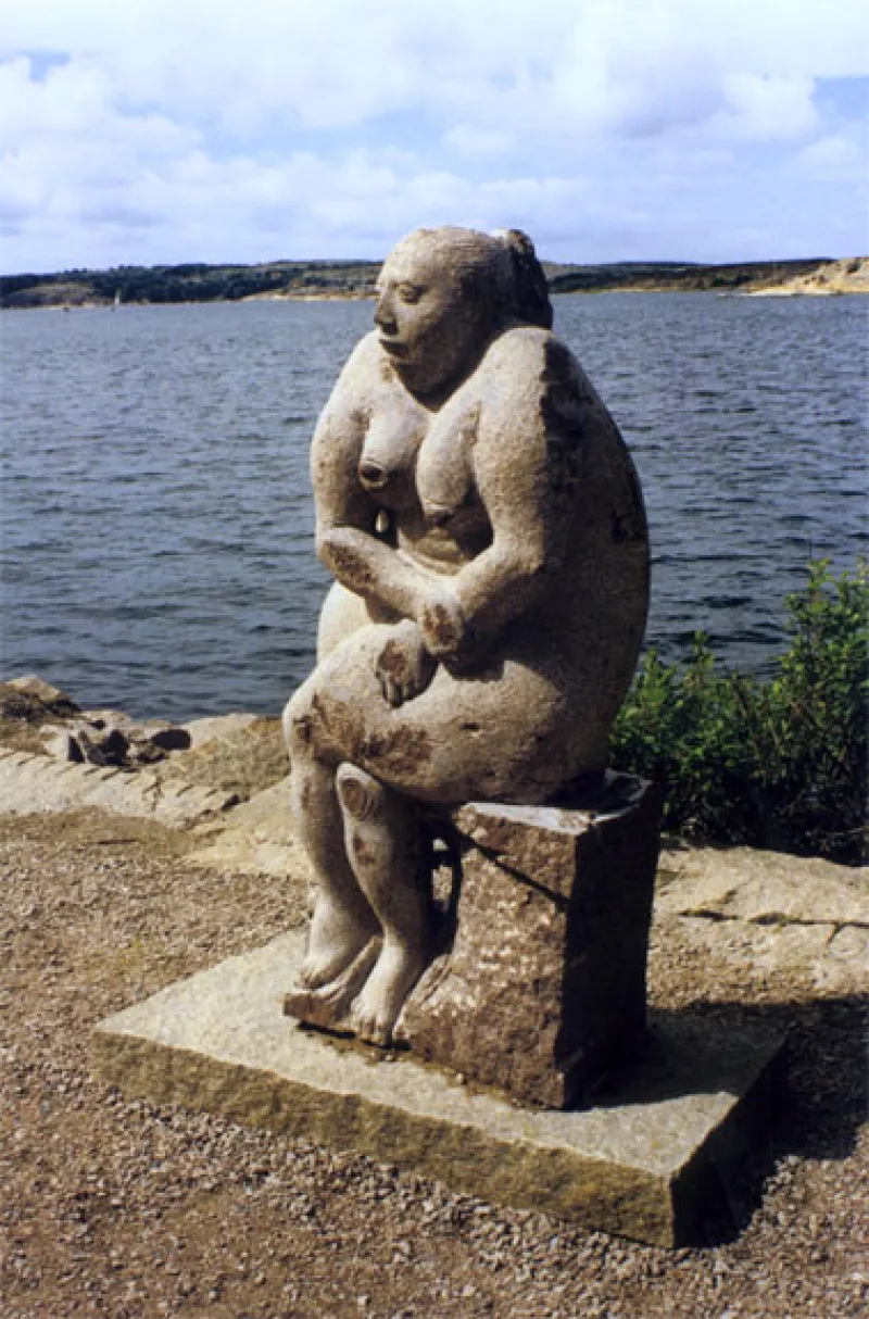 Swedish Madonna
granite, 180x130x70 cm
Riverside walk, Hunnebostrand, Sweden
1997