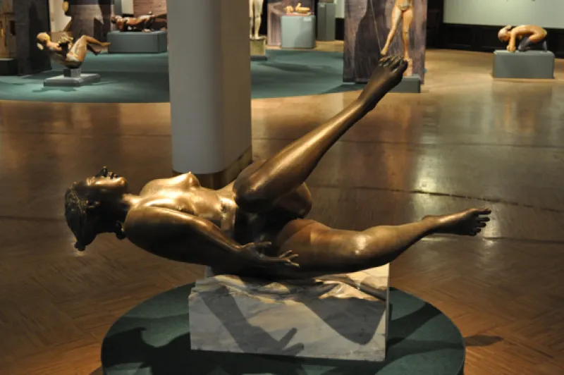 Beautiful and Cheerful
bronze, marble
130x90x100 cm
2011