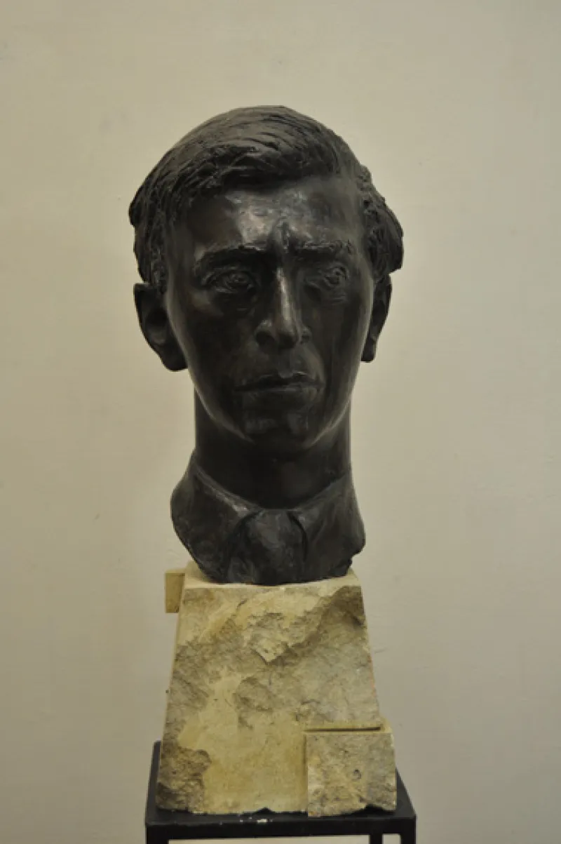 Among The Pillars, detail, Zadkin
bronze
2010